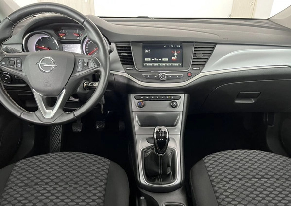 Opel Astra cena 38700 przebieg: 200000, rok produkcji 2017 z Kępno małe 631